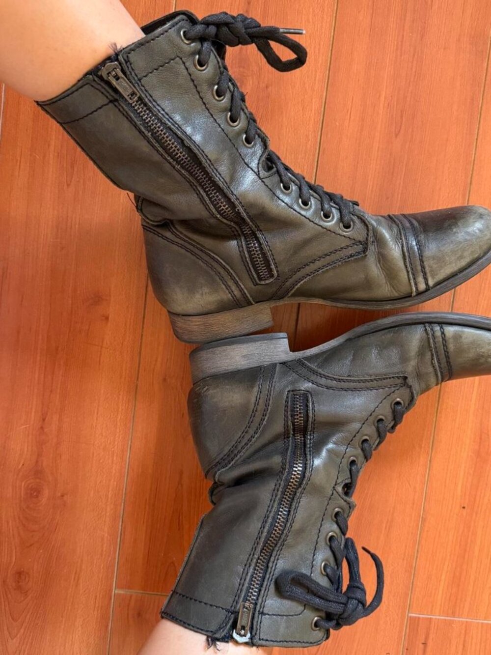 The Lasso Boots - Picture 3 of 9